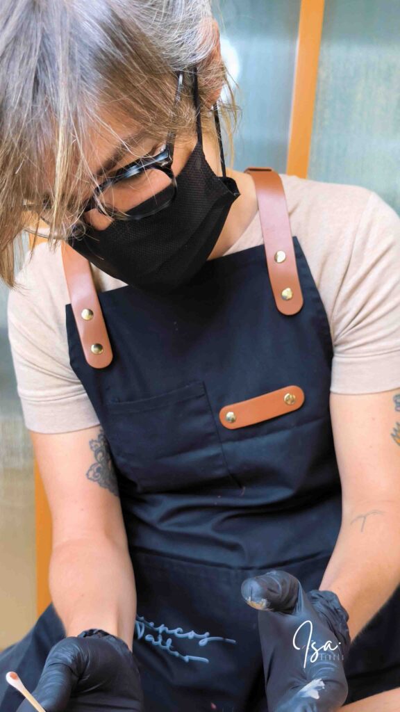 Isa Cercós.Especialista tatuaje paramédico.